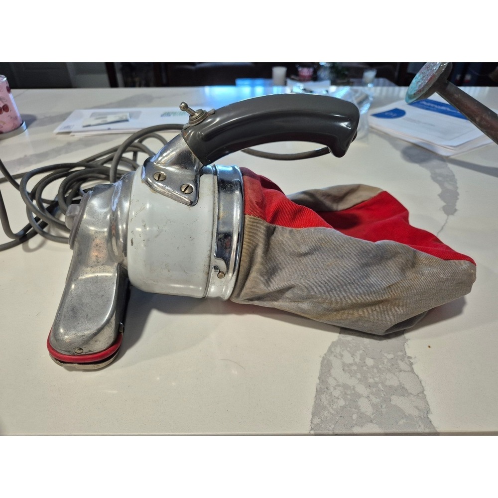 Vintage Royal Model 501 Handheld Vacuum Cleaner Metal Body Corded Red Bag‎ Crown